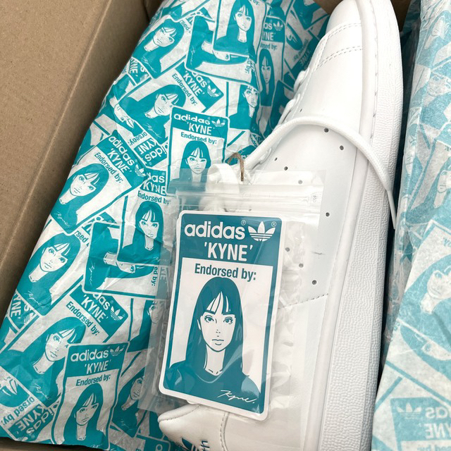 adidas(アディダス)のADIDAS × KYNE STAN SMITH 25cm メンズの靴/シューズ(スニーカー)の商品写真