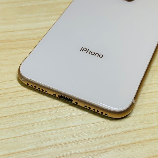 P69 iPhone8 64GB SIMフリー - スマートフォン本体