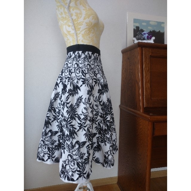 LE CIEL BLEU(ルシェルブルー)のルシェルブルー  ロングスカート  白黒 サイズ 38  ウエストゴム レディースのスカート(ロングスカート)の商品写真