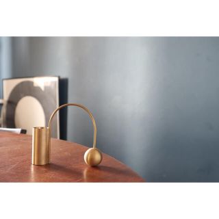 シボネ(CIBONE)の【Ferm Living 】バランスキャンドルホルダー　in Brass(置物)