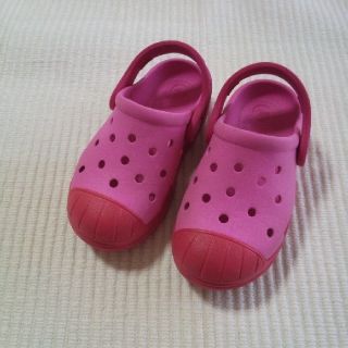 クロックス(crocs)の中古　crocs クロックス c9 キッズ サンダル ピンク(サンダル)