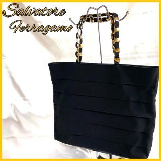 サルヴァトーレフェラガモ(Salvatore Ferragamo)のフェラガモ　ハンドバッグ　フリル ヴァラチェーン ブラック(ハンドバッグ)