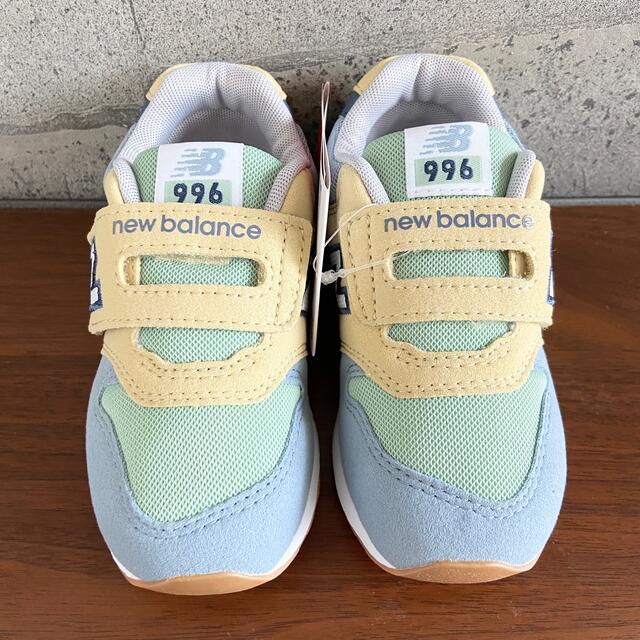 New Balance(ニューバランス)の【新品】15センチ イエロー×ブルー ニューバランス スニーカー キッズ キッズ/ベビー/マタニティのキッズ靴/シューズ(15cm~)(スニーカー)の商品写真