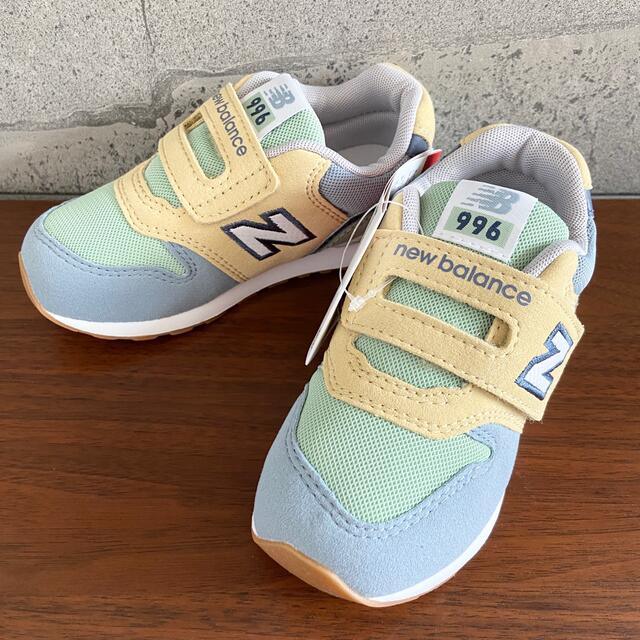 New Balance(ニューバランス)の【新品】15センチ イエロー×ブルー ニューバランス スニーカー キッズ キッズ/ベビー/マタニティのキッズ靴/シューズ(15cm~)(スニーカー)の商品写真