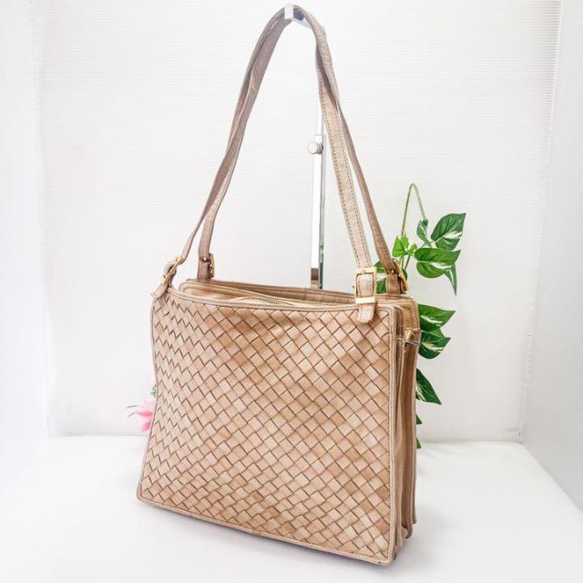 ✨希少品✨ BOTTEGAVENETA ボッテガ ヴェネタ サコッシュショルダー