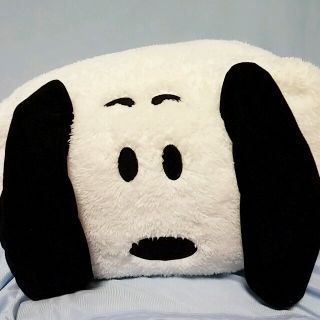 スヌーピー(SNOOPY)の最終値下☆送料無料☆もふもふ☆新品スヌーピーハイパージャンボスクエアクッション(ぬいぐるみ)