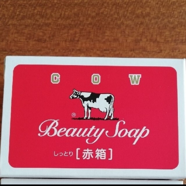 COW(カウブランド)の牛乳石鹸　赤箱1個 インテリア/住まい/日用品の日用品/生活雑貨/旅行(タオル/バス用品)の商品写真