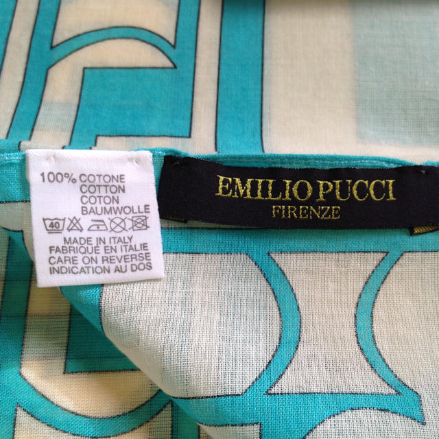EMILIO PUCCI(エミリオプッチ)のEMILIO PUCCI ハンカチ未使用 レディースのファッション小物(ハンカチ)の商品写真