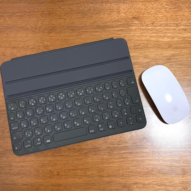 Mac (Apple)(マック)のSmart Keyboard FolioとMagic Mouseセット スマホ/家電/カメラのPC/タブレット(PC周辺機器)の商品写真