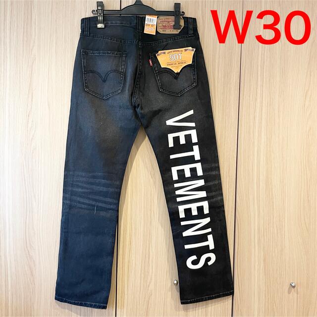 VETEMENTS デニム Levi’s 501ヴェトモン 30 黒 ロゴのサムネイル