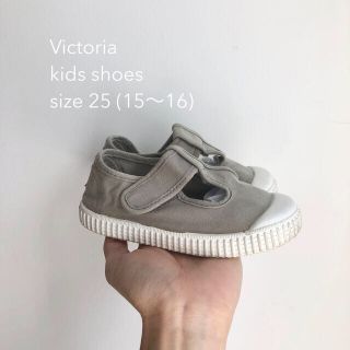 キャラメルベビー&チャイルド(Caramel baby&child )のvictoria  size25 (スニーカー)