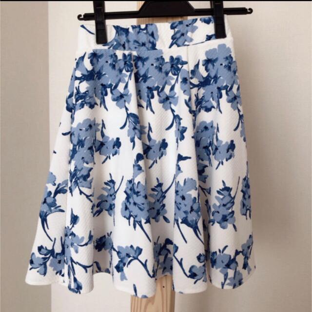 ARROW(アロー)のアロー　花柄　ミニスカート レディースのスカート(ミニスカート)の商品写真