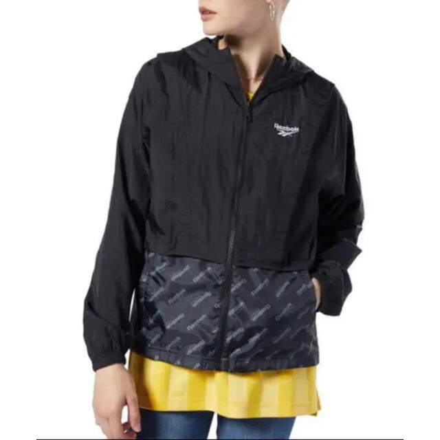 Reebok(リーボック)のリーボック　Reebok ジャンパー  ジャケット　トップス　黒　薄手　軽量 レディースのジャケット/アウター(ナイロンジャケット)の商品写真