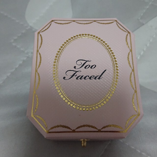 Too Faced(トゥフェイス)のダイヤモンドライト マルチユース ハイライター ダイヤモンド ファイア コスメ/美容のベースメイク/化粧品(フェイスカラー)の商品写真