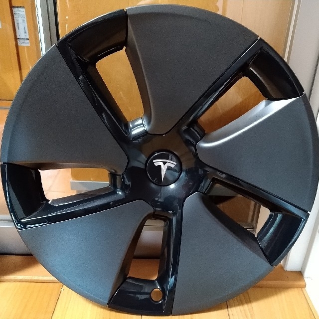高級感 テスラ モデル3 純正 ホイール 18インチ 新車外し 即購入不可