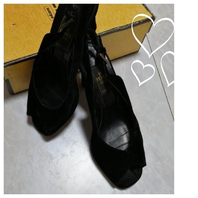 FENDI(フェンディ)の✨本日限定赤字大特価✨【確実正規品】FENDI💕ベロアサンダル〜23.5㌢ レディースの靴/シューズ(サンダル)の商品写真