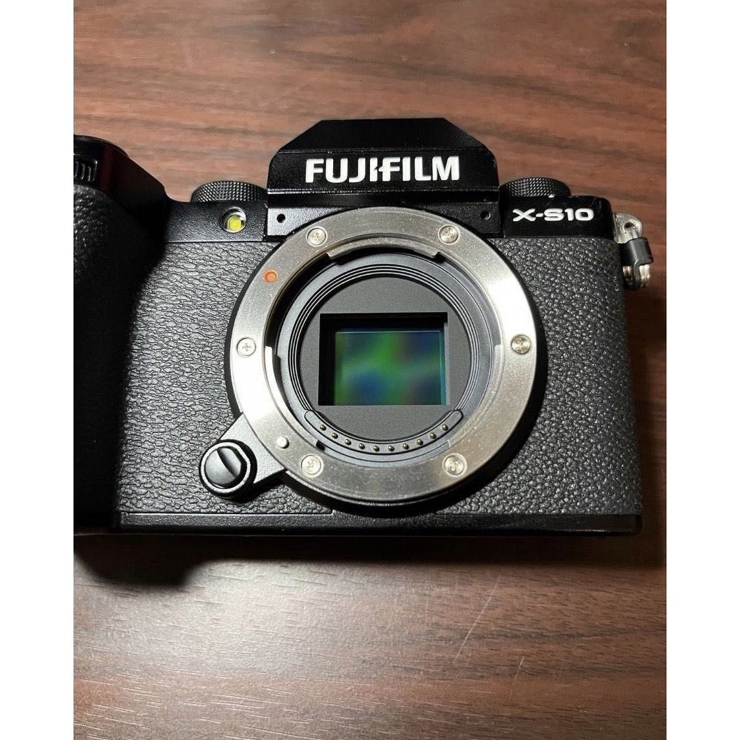 富士フイルム(フジフイルム)のFUJIFILM X-S10 スマホ/家電/カメラのカメラ(ミラーレス一眼)の商品写真