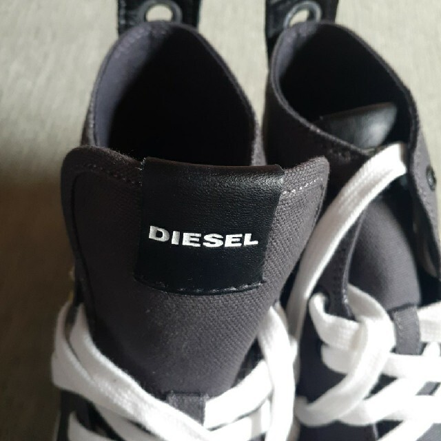 DIESEL(ディーゼル)のDIESEL ディーゼル ハイカットスニーカー 26 メンズの靴/シューズ(スニーカー)の商品写真