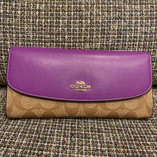 コーチ(COACH)の白袋・本体のみ　長財布　紫×ブラウンシグネチャー(財布)