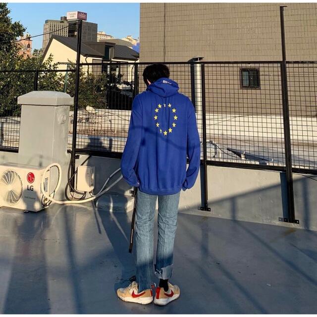 名作 vetements EURO フーディー