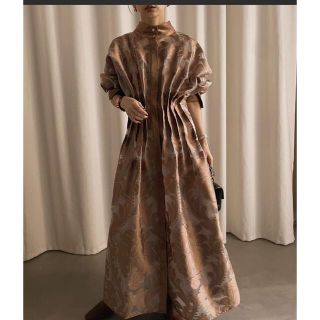 アメリヴィンテージ(Ameri VINTAGE)のUND SHEER JACQUARD TUCK DRESS  Sサイズ ブラウン(ロングワンピース/マキシワンピース)