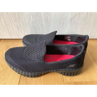 スケッチャーズ(SKECHERS)のスケッチャーズ　23.5  黒　スリッポン　(スリッポン/モカシン)