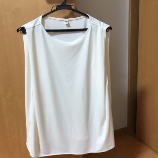 ユニクロ(UNIQLO)のノースリーブ　UNIQLO(カットソー(半袖/袖なし))