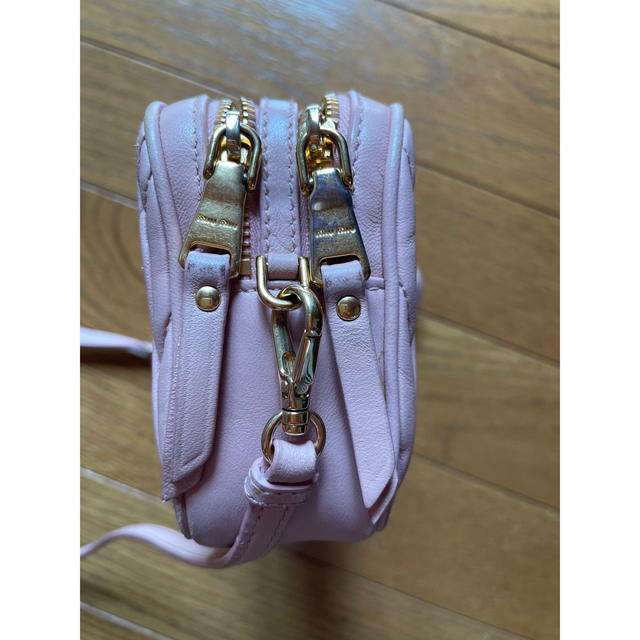 miumiu(ミュウミュウ)のmiumiu ショルダーバッグ レディースのバッグ(ショルダーバッグ)の商品写真