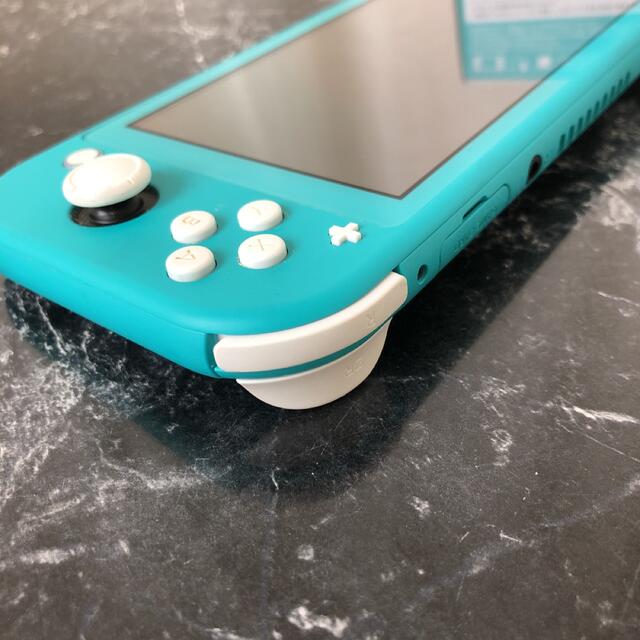 Nintendo Switch(ニンテンドースイッチ)の任天堂　スイッチライト  ターコイズ エンタメ/ホビーのゲームソフト/ゲーム機本体(携帯用ゲーム機本体)の商品写真