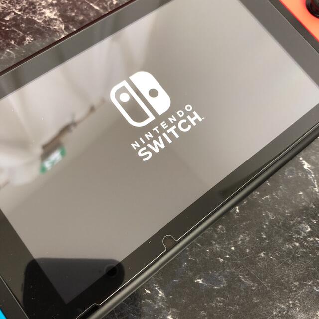 Nintendo Switch(ニンテンドースイッチ)のNintendo Switch 任天堂スイッチ ネオン　バッテリー強化版 エンタメ/ホビーのゲームソフト/ゲーム機本体(家庭用ゲーム機本体)の商品写真