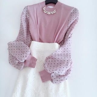 イッツデモ(ITS'DEMO)のぺこ様専用❤️新品　イッツデモ   ドット チュール袖 春ニット(ニット/セーター)