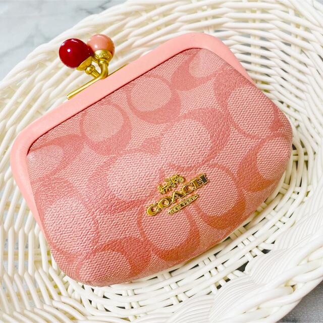 新品 可愛い COACH  がま口 キスロック ピンク コインケース