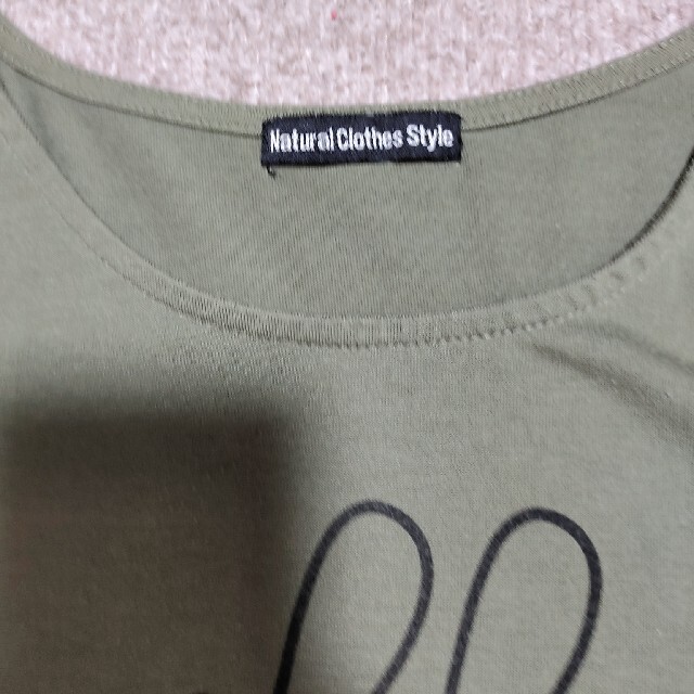 ★カーキ色　ウサギシャツ レディースのトップス(Tシャツ(半袖/袖なし))の商品写真