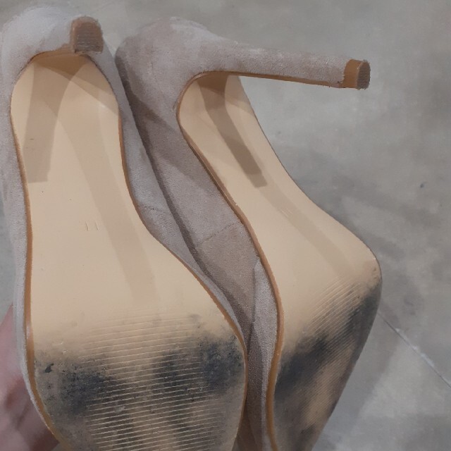 ジュリアブティック  ベージュ パンプス レディースの靴/シューズ(ハイヒール/パンプス)の商品写真