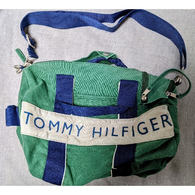 TOMMY HILFIGER(トミーヒルフィガー)のグリーン TOMMY トミーヒルフィガー バッグ メンズのバッグ(ドラムバッグ)の商品写真