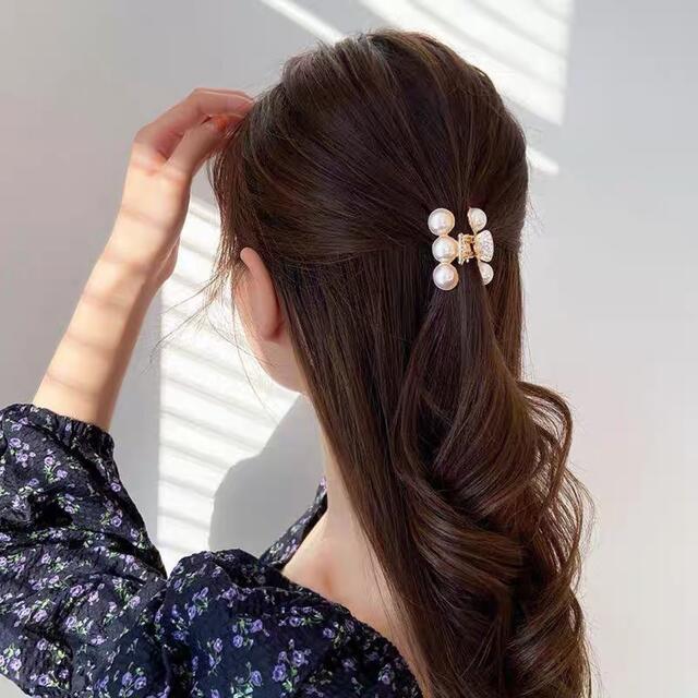 【新品未使用】韓国　お呼ばれ　パール　ゴールド　ヘアクリップ　バレッタ♡4cm♡ レディースのヘアアクセサリー(バレッタ/ヘアクリップ)の商品写真