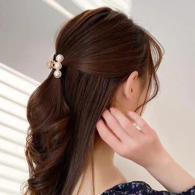 【新品未使用】韓国　お呼ばれ　パール　ゴールド　ヘアクリップ　バレッタ♡4cm♡ レディースのヘアアクセサリー(バレッタ/ヘアクリップ)の商品写真