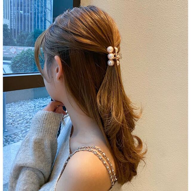 【新品未使用】韓国　お呼ばれ　パール　ゴールド　ヘアクリップ　バレッタ♡4cm♡ レディースのヘアアクセサリー(バレッタ/ヘアクリップ)の商品写真