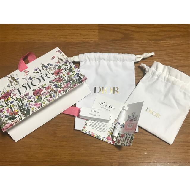 Dior(ディオール)のディオール　紙袋　巾着　緩衝材　香水セット レディースのバッグ(ショップ袋)の商品写真