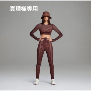 アディダス(adidas)のIVY PARK adidas モノグラムクロップドトップ(カットソー(長袖/七分))