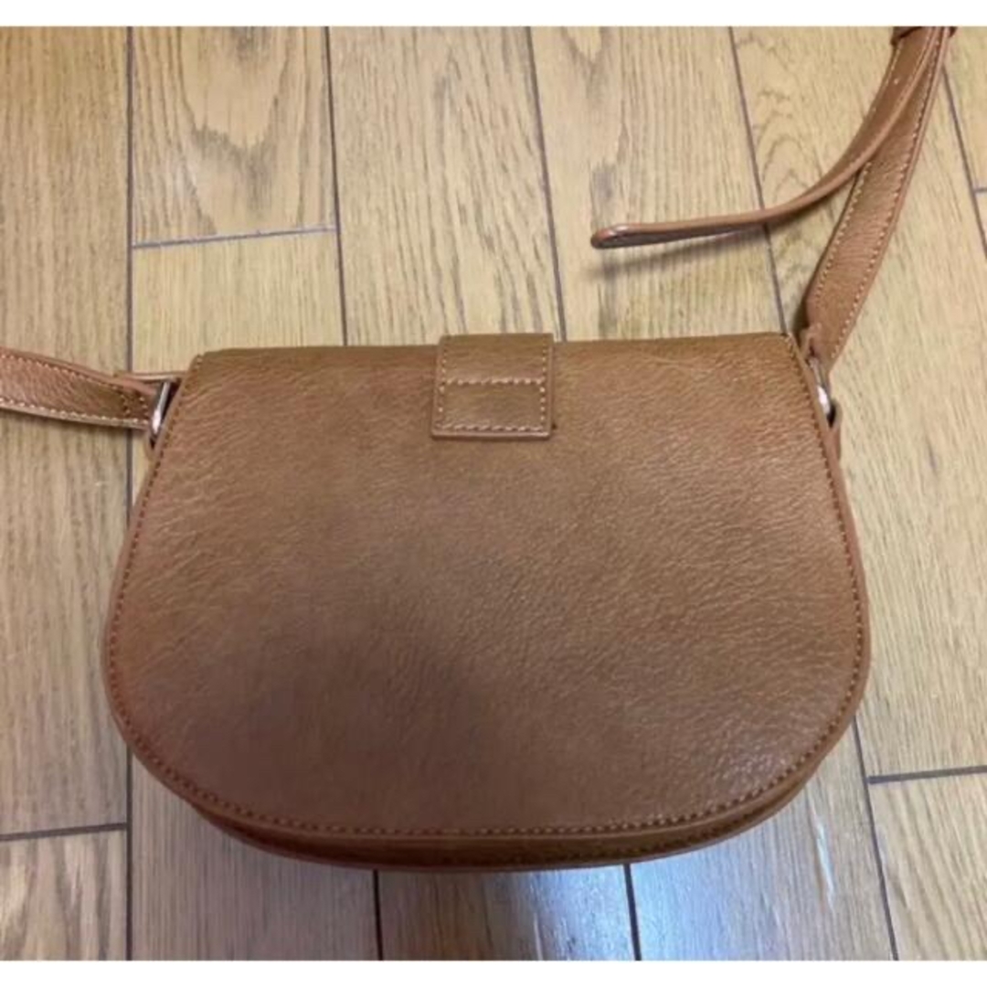 FOREVER 21(フォーエバートゥエンティーワン)のショルダーバッグ Forever21 キャメル ブラウン レディースのバッグ(ショルダーバッグ)の商品写真