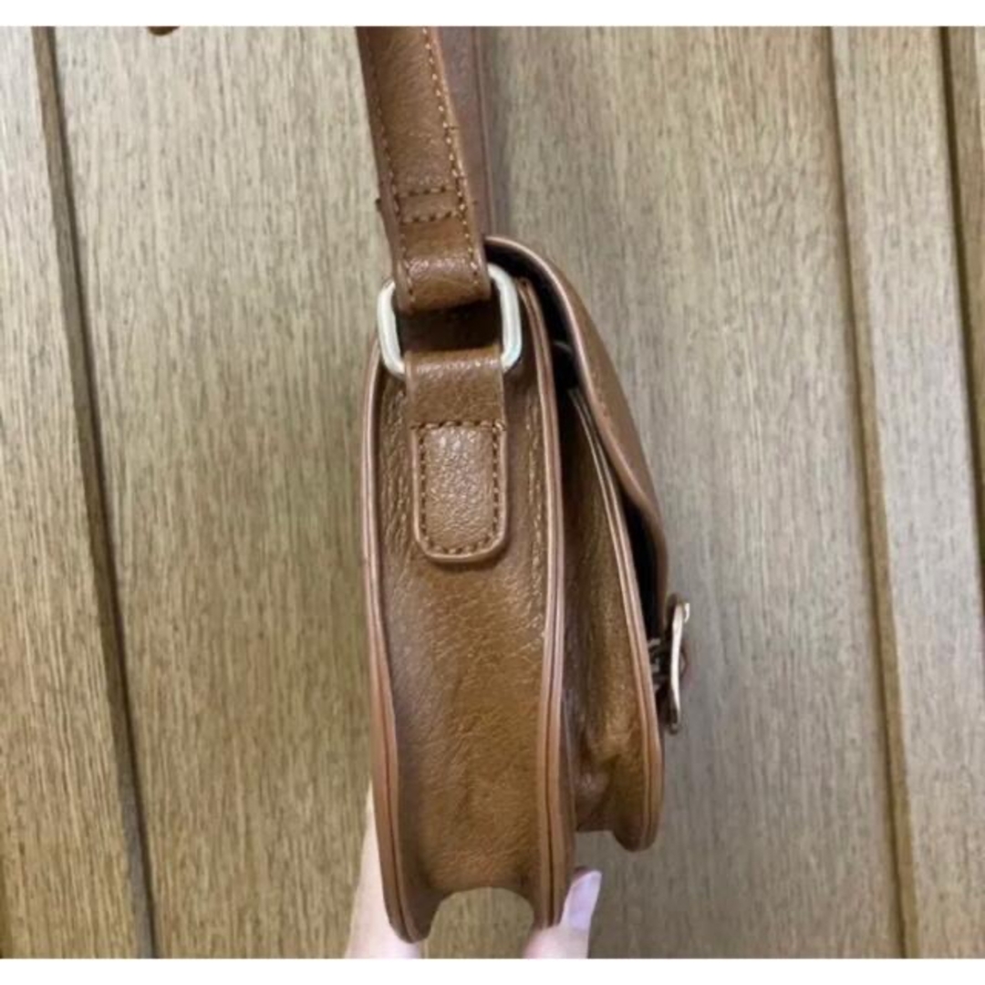 FOREVER 21(フォーエバートゥエンティーワン)のショルダーバッグ Forever21 キャメル ブラウン レディースのバッグ(ショルダーバッグ)の商品写真
