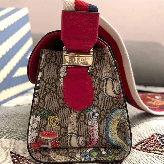 Gucci(グッチ)の正規品　ヒグチユウコ　GUCCI メッセンジャーバッグ　グッチ　 レディースのバッグ(メッセンジャーバッグ)の商品写真