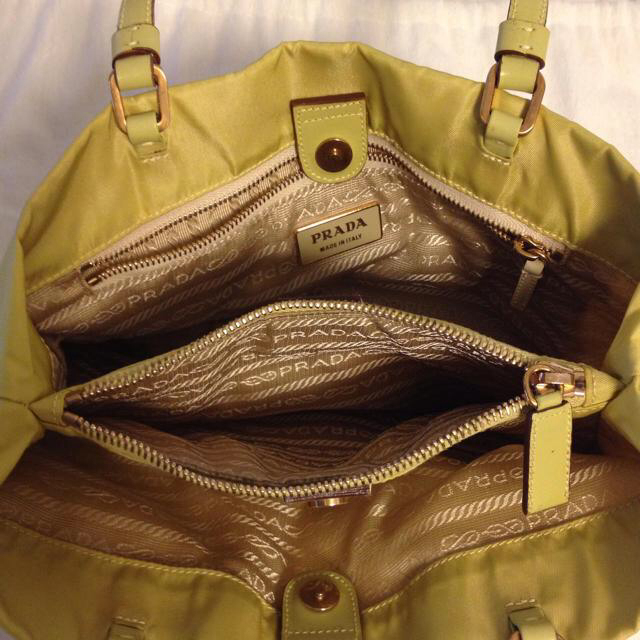 PRADA(プラダ)のPRADA 中古ショルダーバッグ レディースのバッグ(ショルダーバッグ)の商品写真
