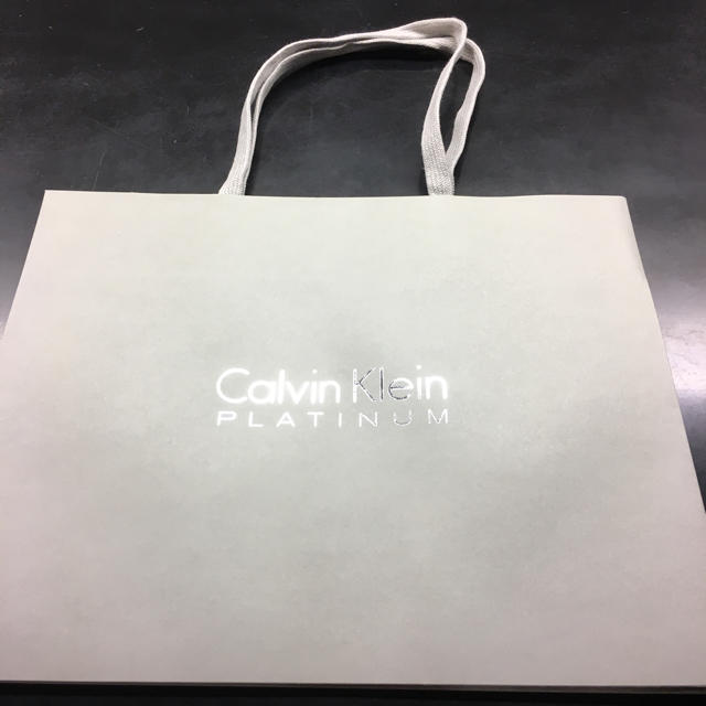 Calvin Klein(カルバンクライン)のカルバンクライン  紙袋 レディースのバッグ(ショップ袋)の商品写真