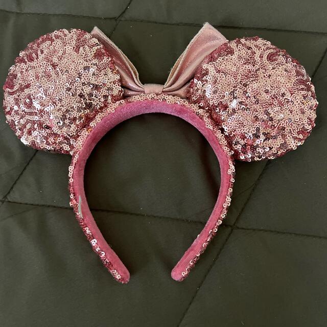 Disney(ディズニー)のディズニー　カチューシャ　ピンク レディースのヘアアクセサリー(カチューシャ)の商品写真