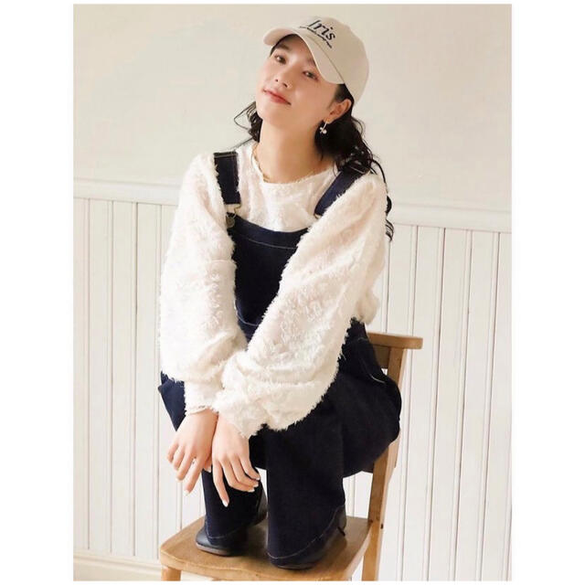 who's who Chico(フーズフーチコ)の【muguet ミュゲ】新品未使用！washer flower blouse レディースのトップス(シャツ/ブラウス(長袖/七分))の商品写真