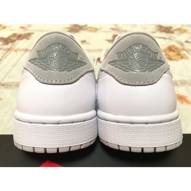 NIKE(ナイキ)のNIKE WMNS AIR JORDAN 1 LOW OG GREY 25.5 メンズの靴/シューズ(スニーカー)の商品写真