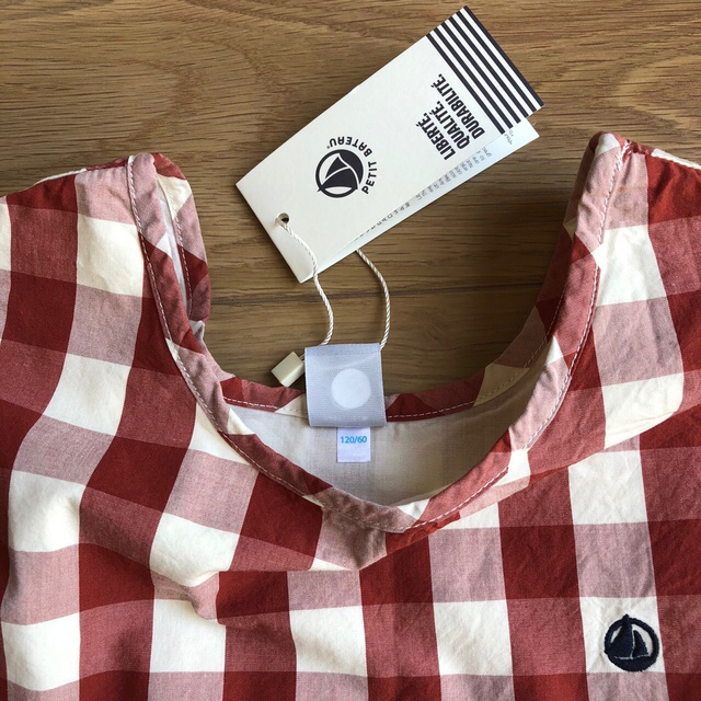 PETIT BATEAU(プチバトー)のプチバトー　ヴィシーチェックの半袖ワンピース 6A キッズ/ベビー/マタニティのキッズ服女の子用(90cm~)(ワンピース)の商品写真