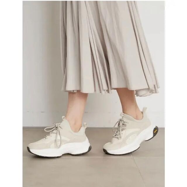 Vibram スニーカー - greatriverarts.com